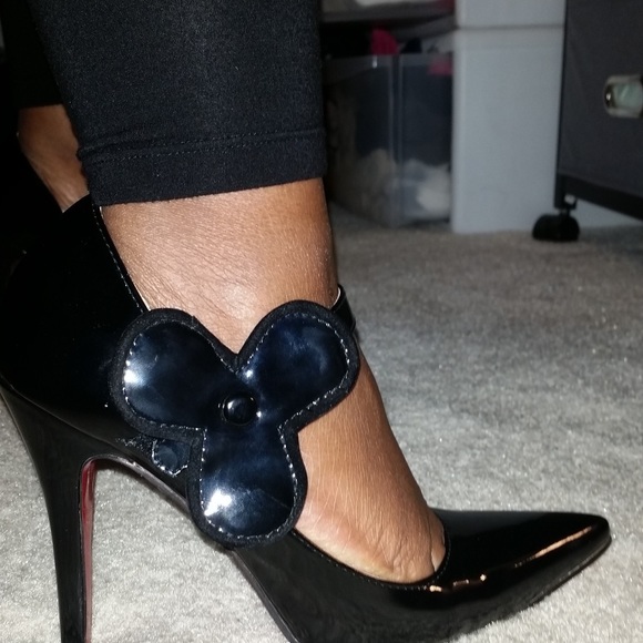 Brand new supposedly Christian Louboutin New never worn .Cant authenticate ! - Picture 5 of 10